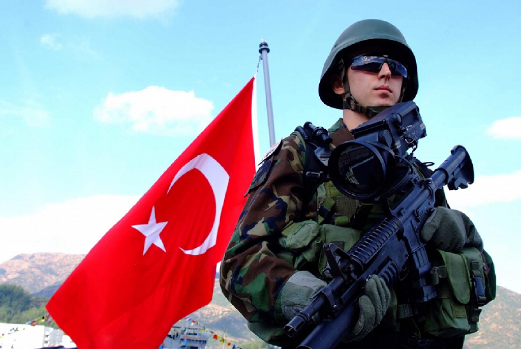 Askerlik süresi 3 aya mı düşüyor? MSB'den açıklama yapıldı: Milyonlar merakla bekliyordu