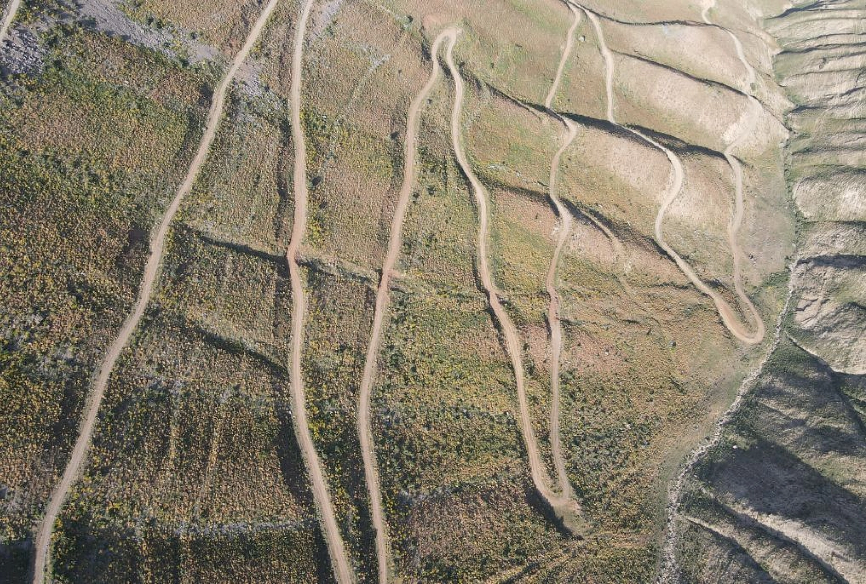Droncu sınıf öğretmeninin çektiği eşsiz görüntüler hayran bıraktı