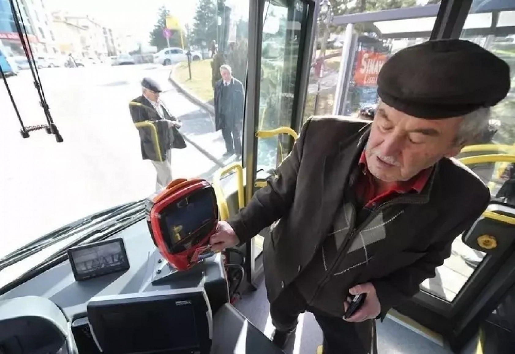 Ücretsiz Toplu Taşıma Kartları Geri Alınacak!