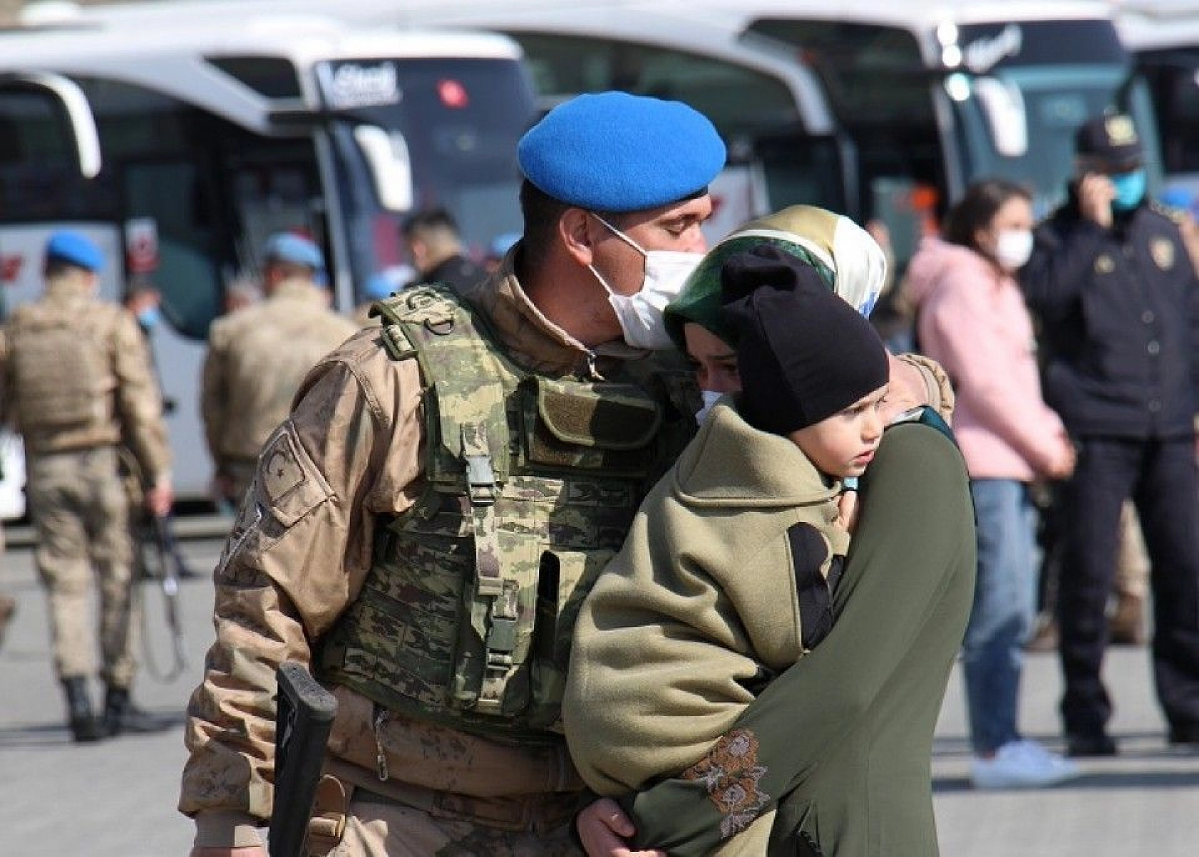 JÖH timleri Elazığ'dan Suriyeye uğurlandı