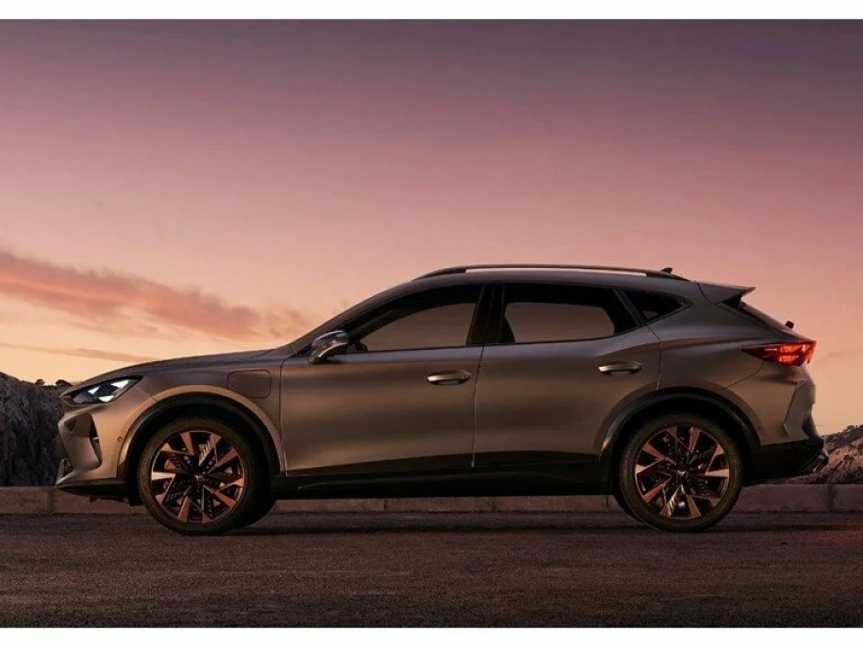 Bomba etkisi yaratacak o otomobil, Türkiye'de Satışa Sunuldu!