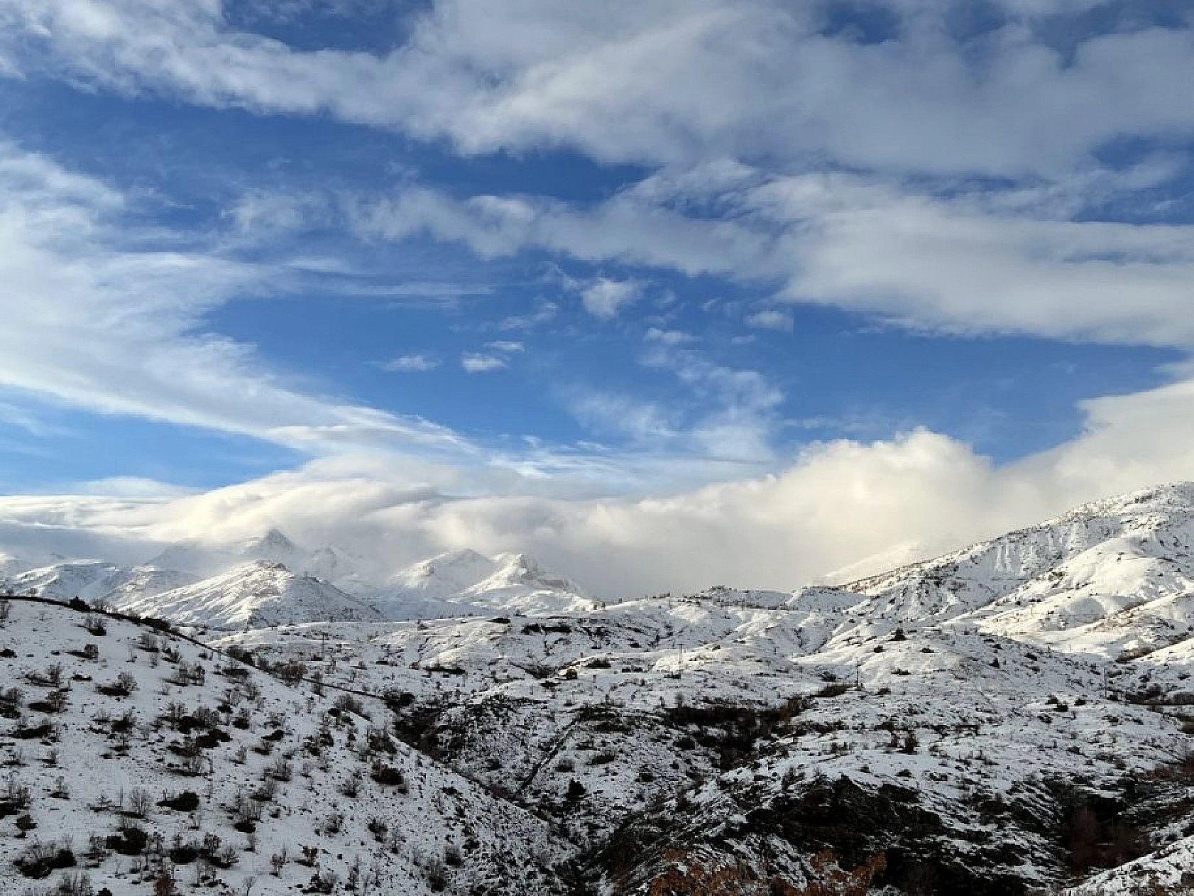 Vali Toraman Paylaştı Arıcak'tan Müthiş Kareler...
