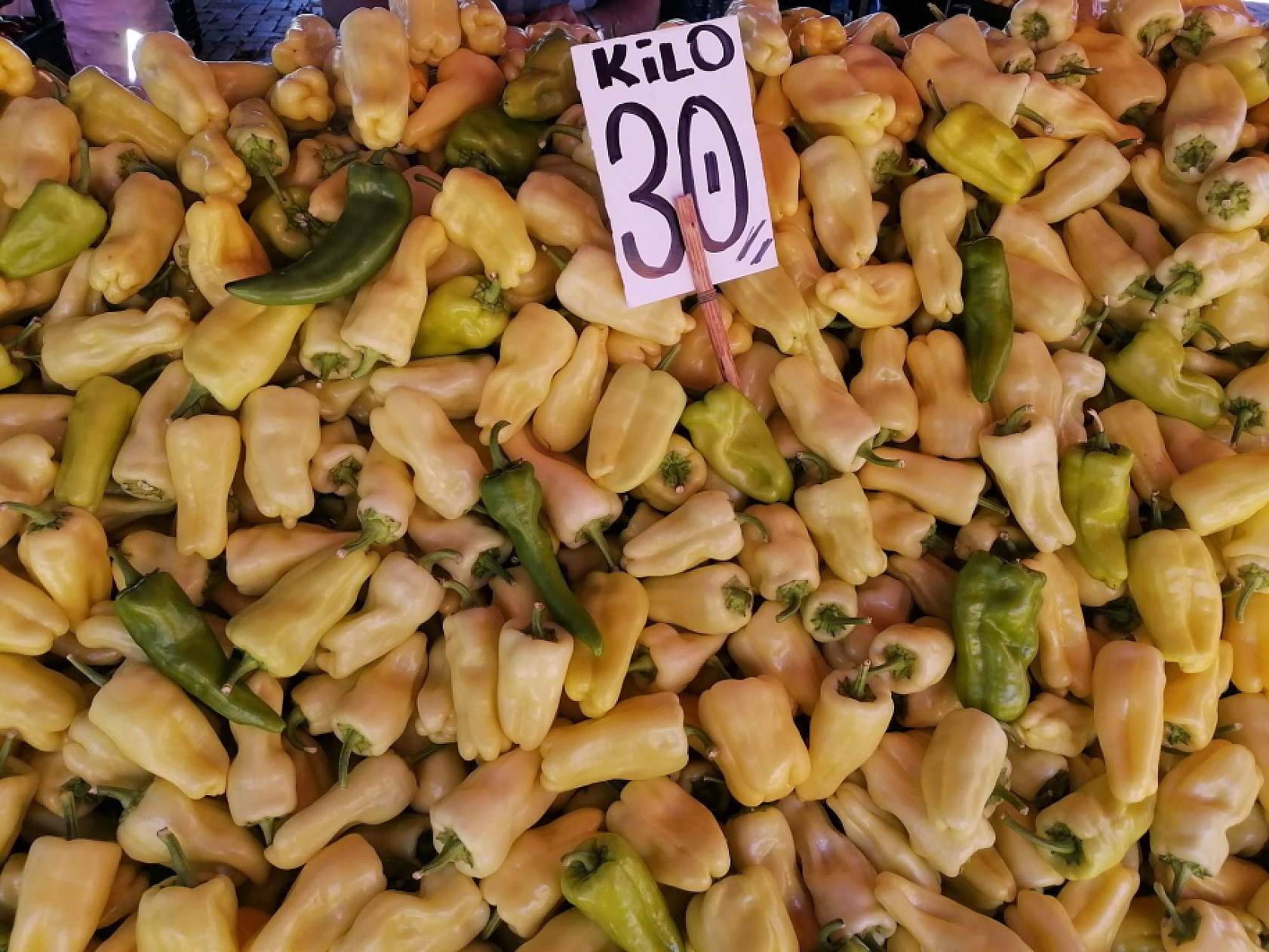 Elazığ'da Fiyatlar Düştü: Semt Pazarları Doldu Taştı!