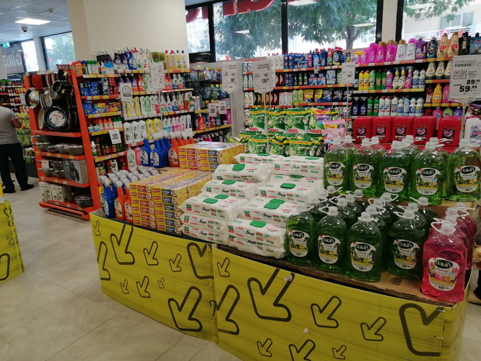 Elazığ'ın Marketi Yine Yaptı Yapacağını: Bu indirimleri duyan oraya koşuyor