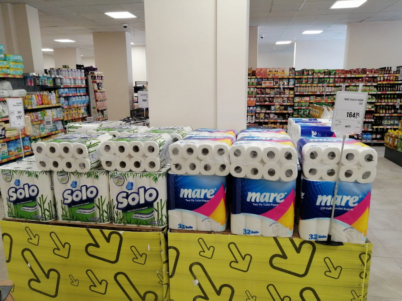 Elazığ'ın Marketi Yine Yaptı Yapacağını: Bu indirimleri duyan oraya koşuyor