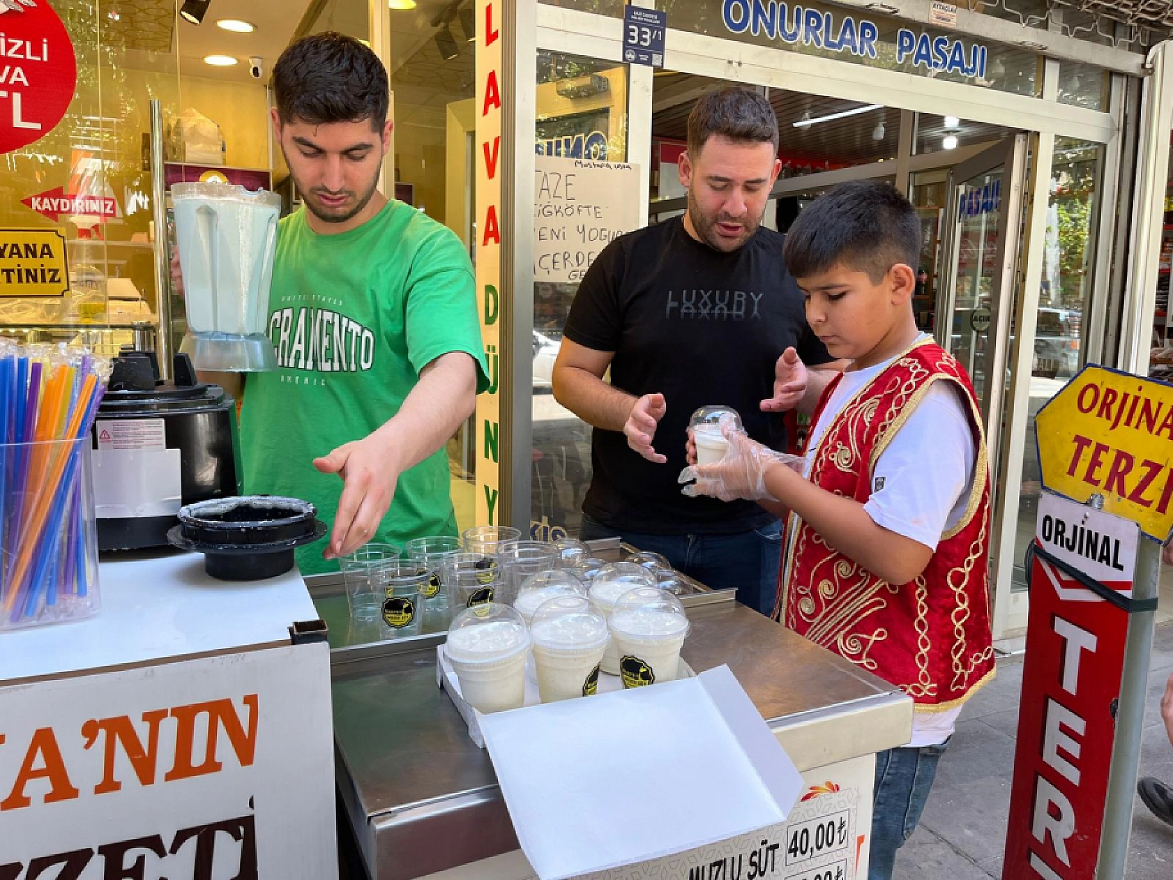 Elazığ'ın Yeni Lezzetinin Önünde Kuyruklar Oluşuyor, Elazığlılar Bu Tadı Beğendi