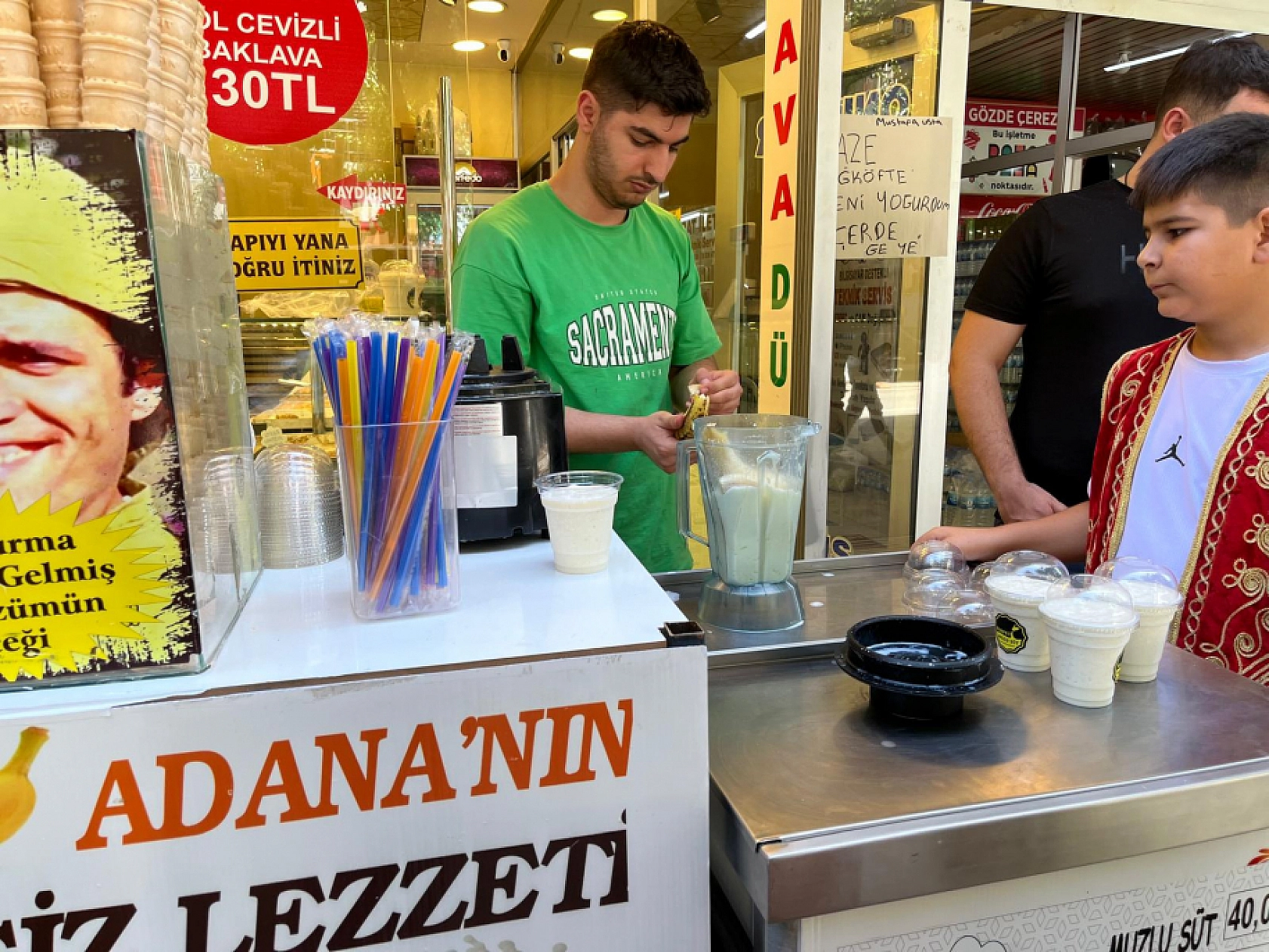 Elazığ'ın Yeni Lezzetinin Önünde Kuyruklar Oluşuyor, Elazığlılar Bu Tadı Beğendi
