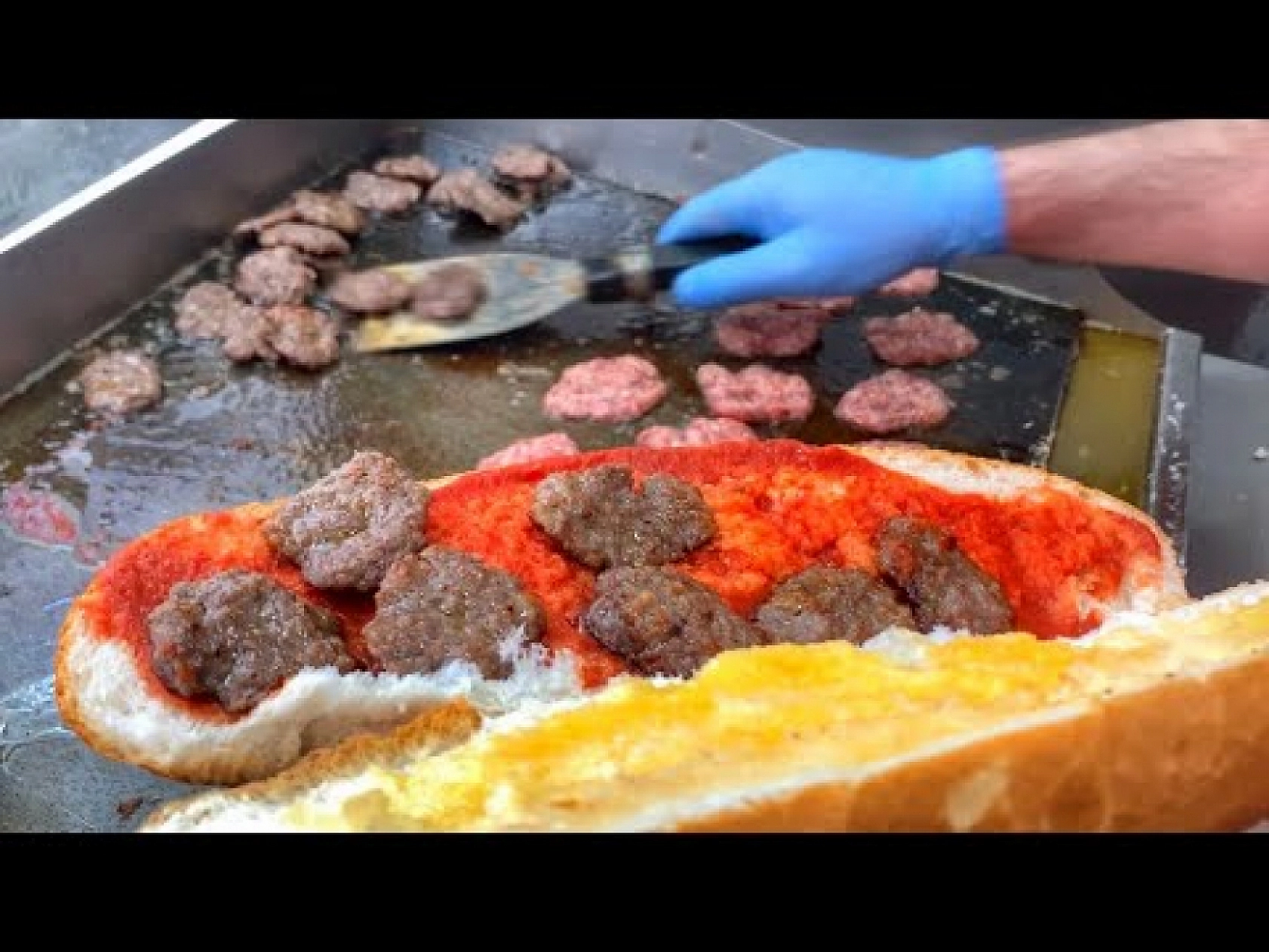 Elazığ'ın meşhur lezzetini hiç böyle yemediniz: Ayın mekanını bulduk, talebe yetişilmiyor