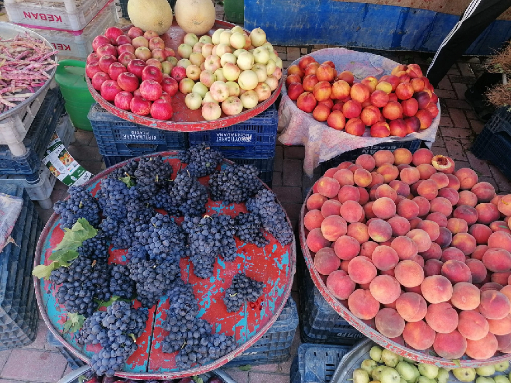 Elazığ'da Fiyatlar Düştü: Semt Pazarları Doldu Taştı!
