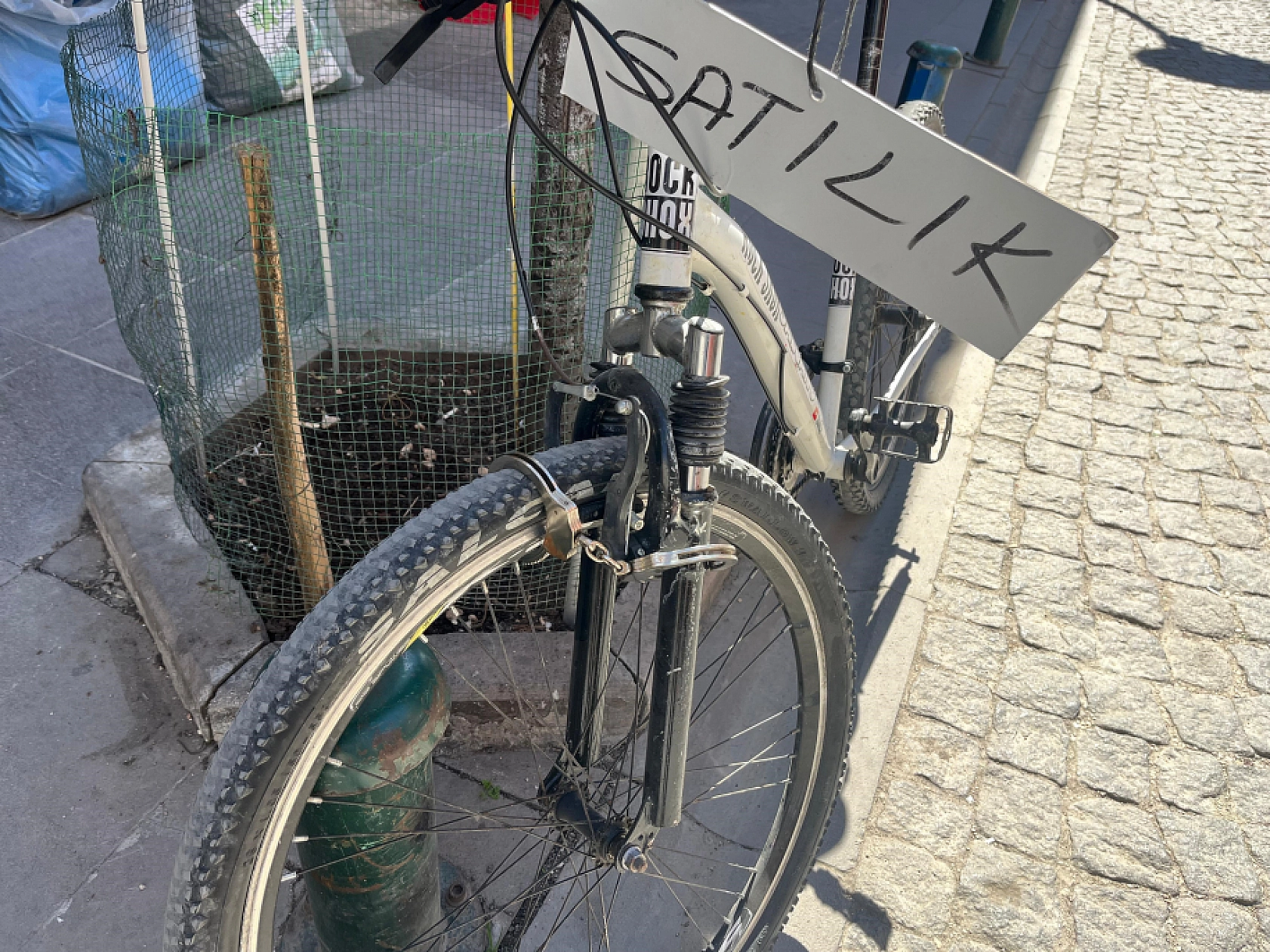 Bir Vatandaş Bisikletini Satmak İçin Bakın Ne Yola Başvurdu