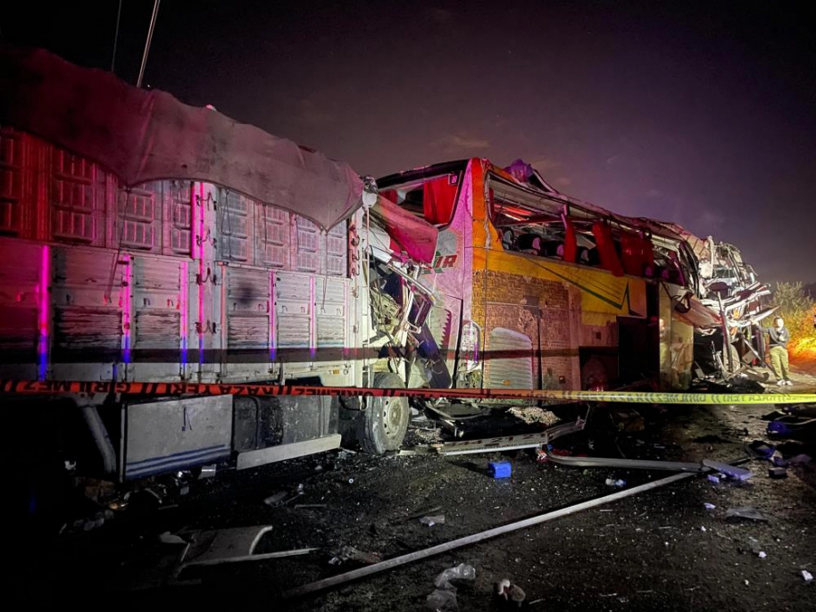 10 Kişinin Can Verdiği Kazadan Korkunç Görüntüler!