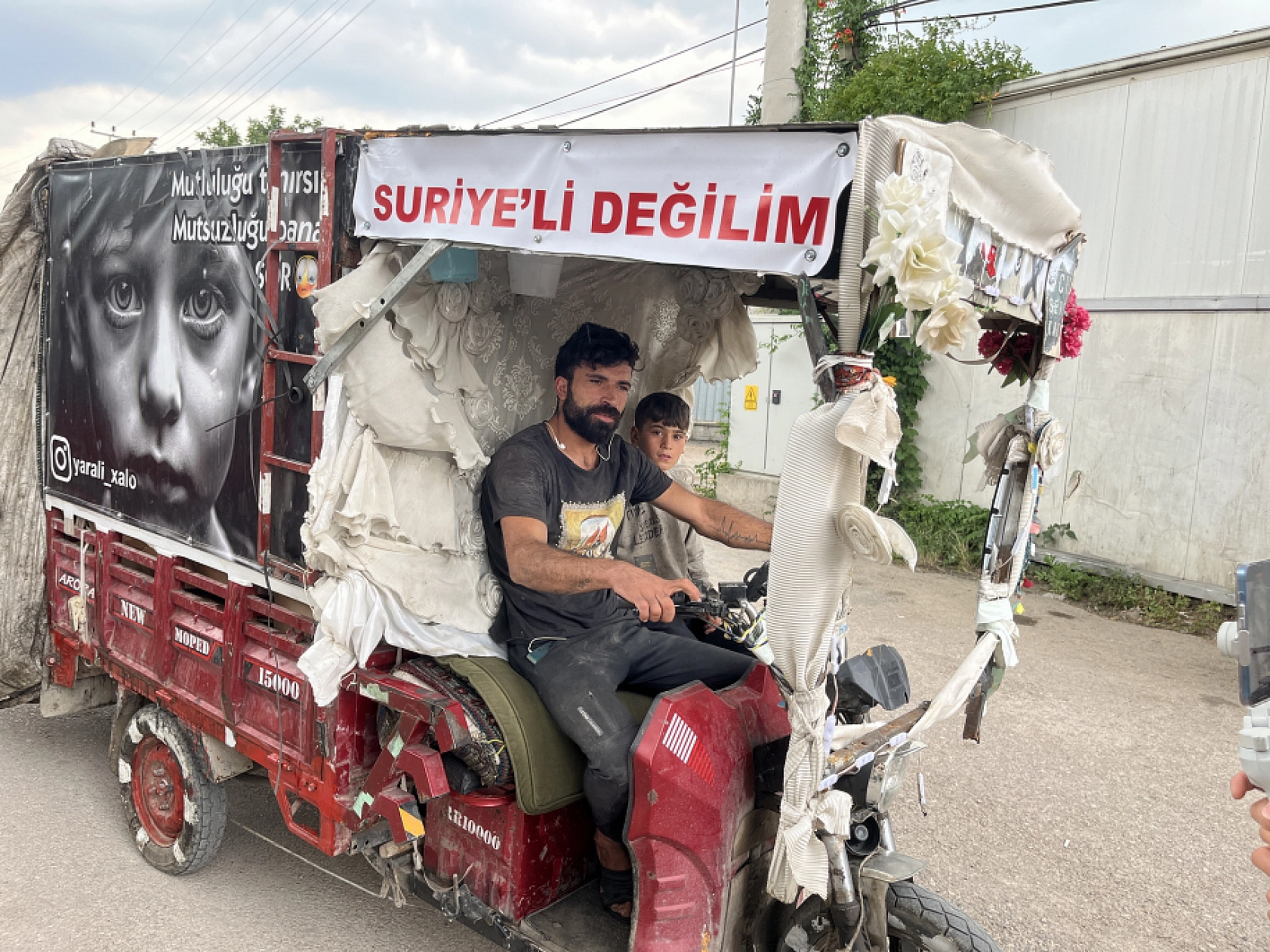 Suriyeli Sanılmaktan Korktu, Motosikletine Bakın Ne Yazdı