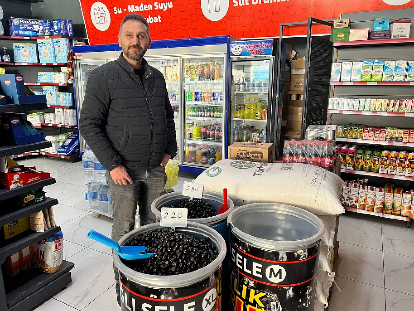 Elazığ'daki Bu Market Çıldırdı! İndirimleri Duyanlar Kapıda Kuyruk Olacak!