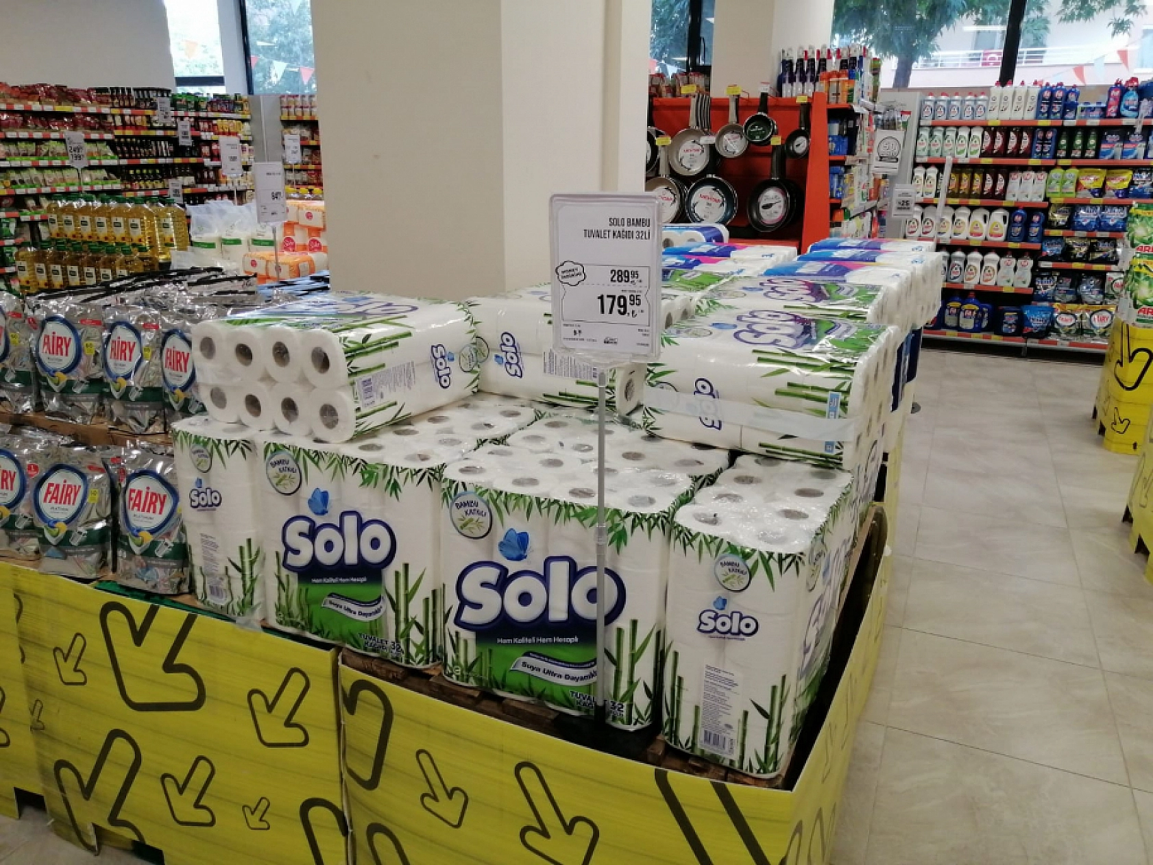 Elazığ'ın Marketi Yine Yaptı Yapacağını: Bu indirimleri duyan oraya koşuyor