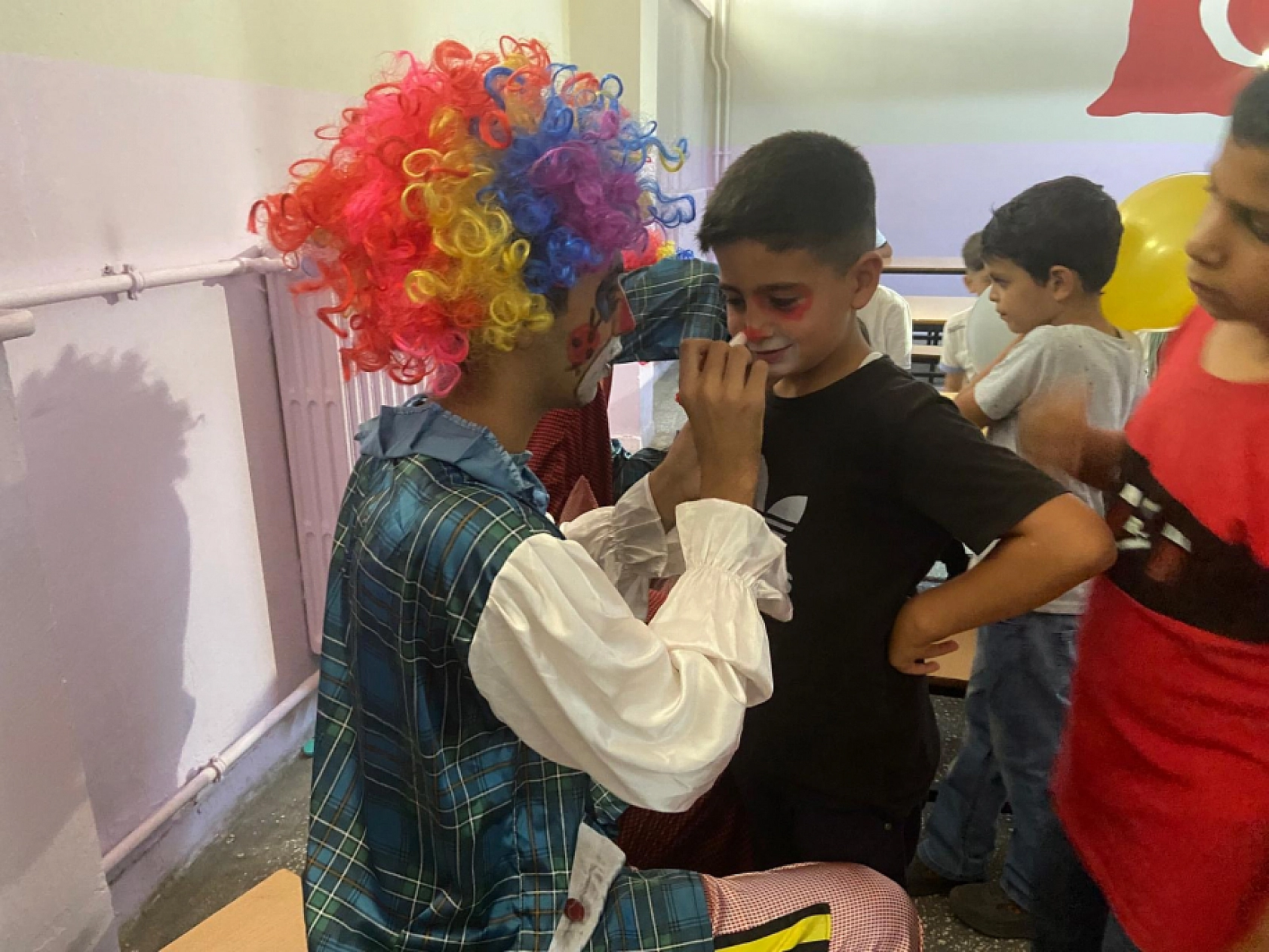 İyilik Çeşmesi Derneği'nden Mustafa Bilbay İlkokulu ve Ortaokulu Öğrencilerine Karne Hediyesi