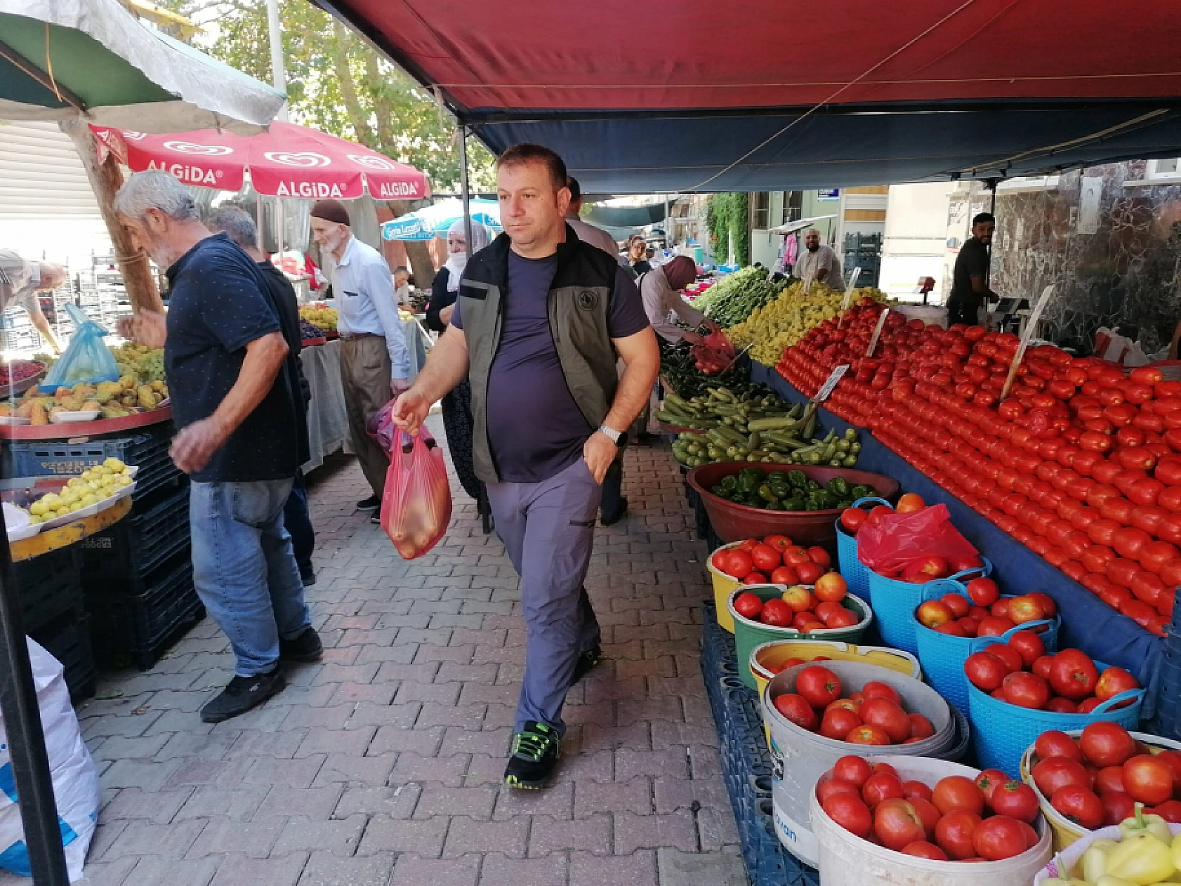 Elazığ'da Fiyatlar Düştü: Semt Pazarları Doldu Taştı!