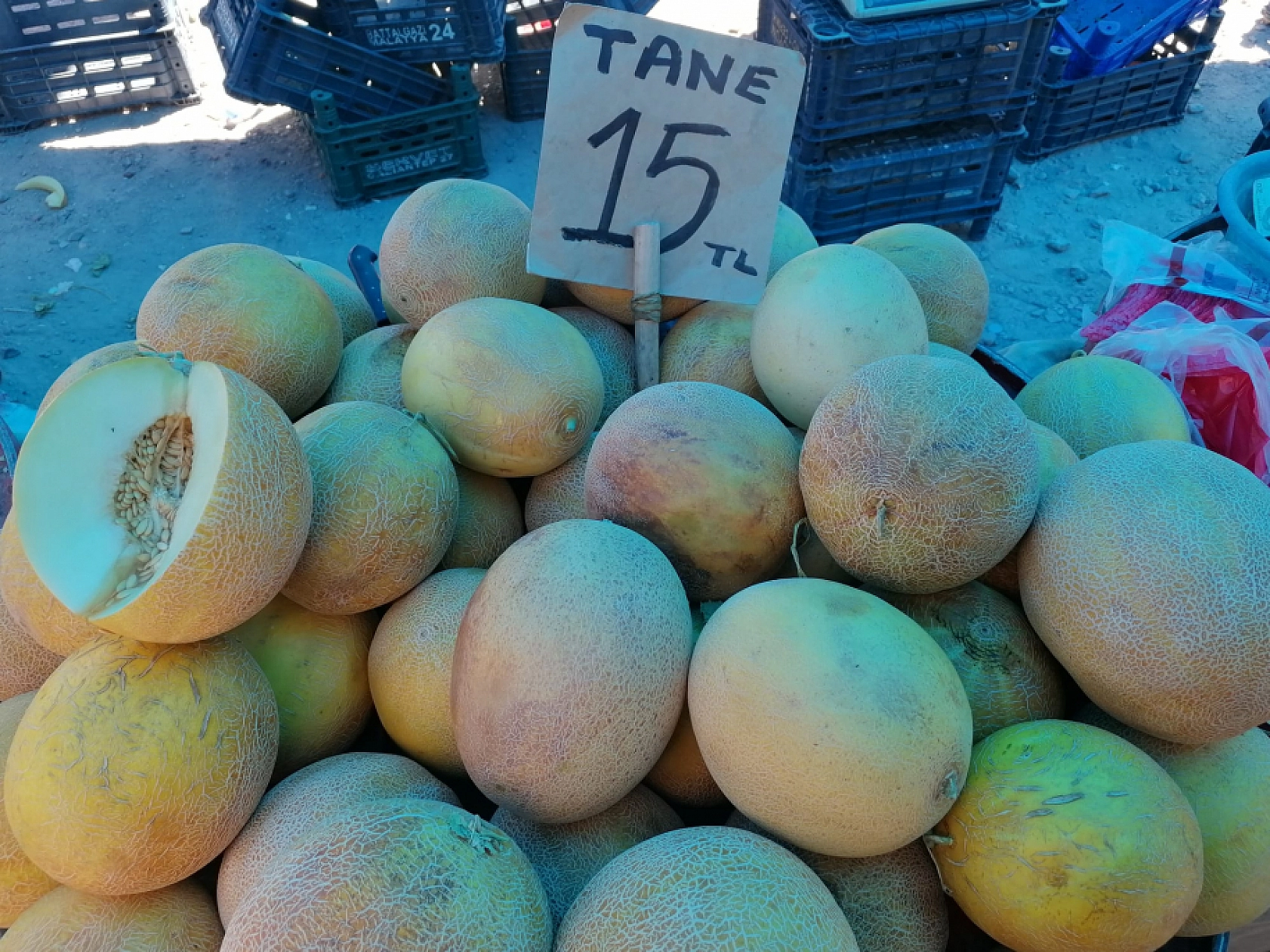 Elazığ'da Fiyatlar Düştü: Semt Pazarları Doldu Taştı!
