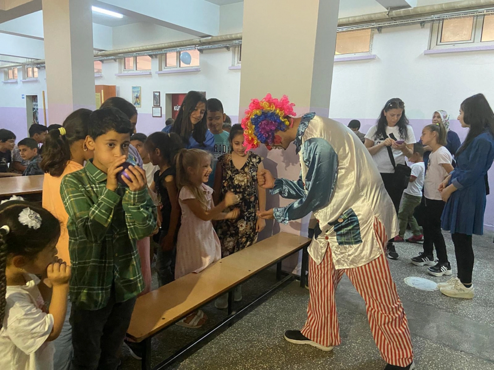 İyilik Çeşmesi Derneği'nden Mustafa Bilbay İlkokulu ve Ortaokulu Öğrencilerine Karne Hediyesi