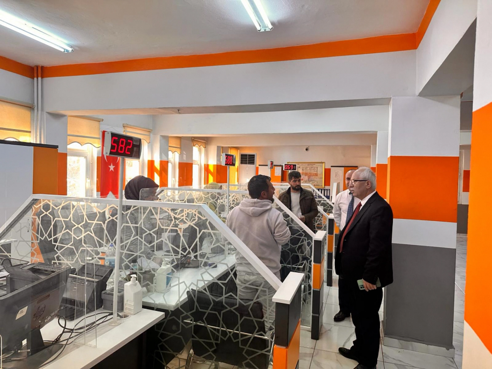 Elazığ'da Binlerce Kadın Nüfus Müdürlüğüne Gitmek Zorunda!