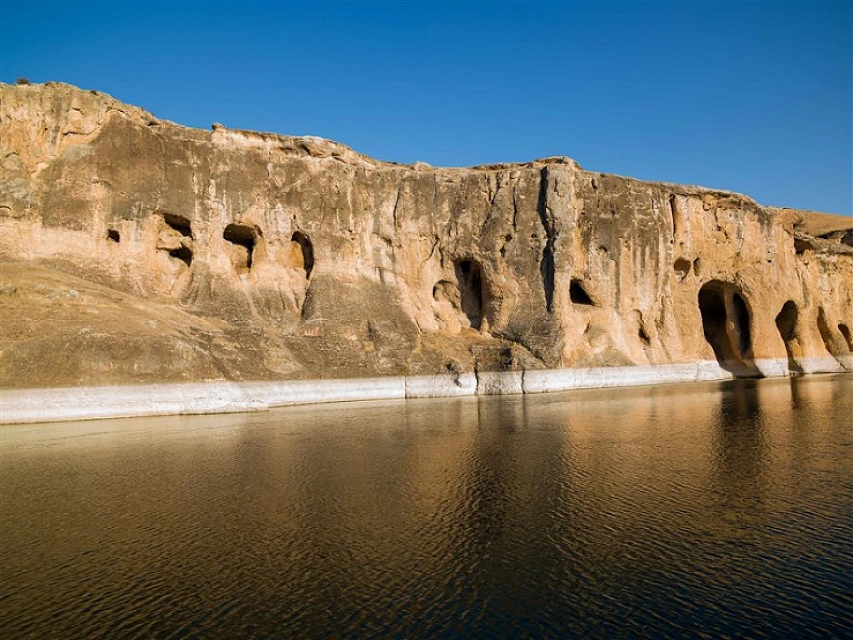 Duyanlar binlerce kilometre öteden geliyor! Elazığ'a 80 kilometre uzaklıkta bulunuyor
