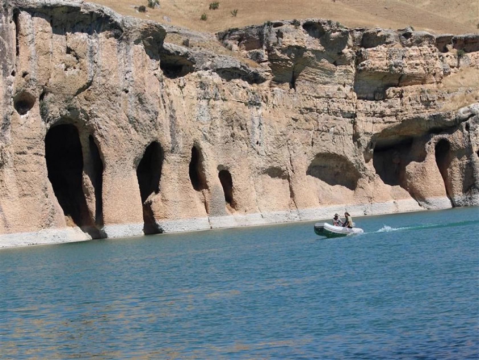 Duyanlar binlerce kilometre öteden geliyor! Elazığ'a 80 kilometre uzaklıkta bulunuyor