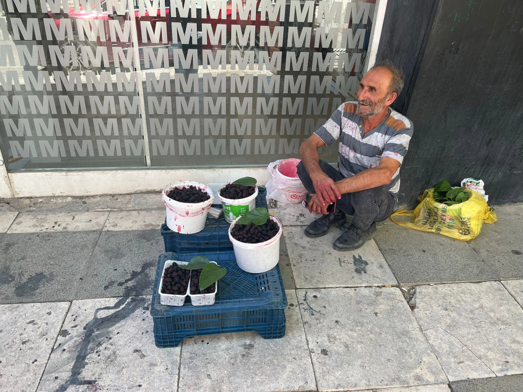 Elazığ'da Poşetini Alan Koşuyor, Kapış Kapış Satılıyor, Akşama Kalmıyor!