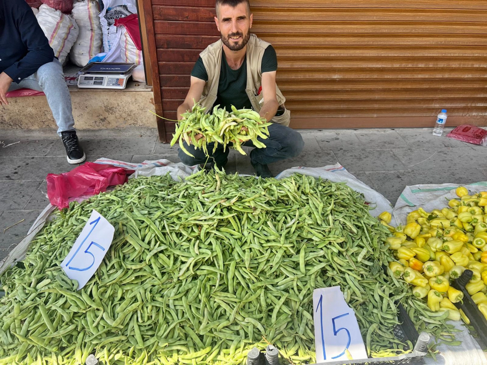 Elazığ'da kilosu 50 liradan 15 liraya düştü vatandaşlar kilolarca aldı