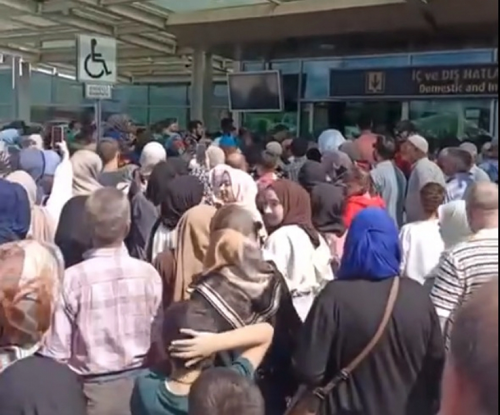 Elazığ'da Hasret Sona Erdi: Yolculuk Çileli Olsa da Bitti