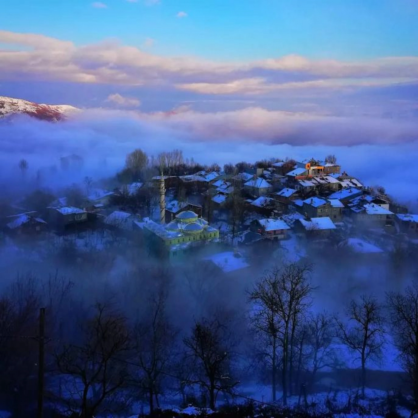 Elazığ'ın şirin köyünde sis güzelliği