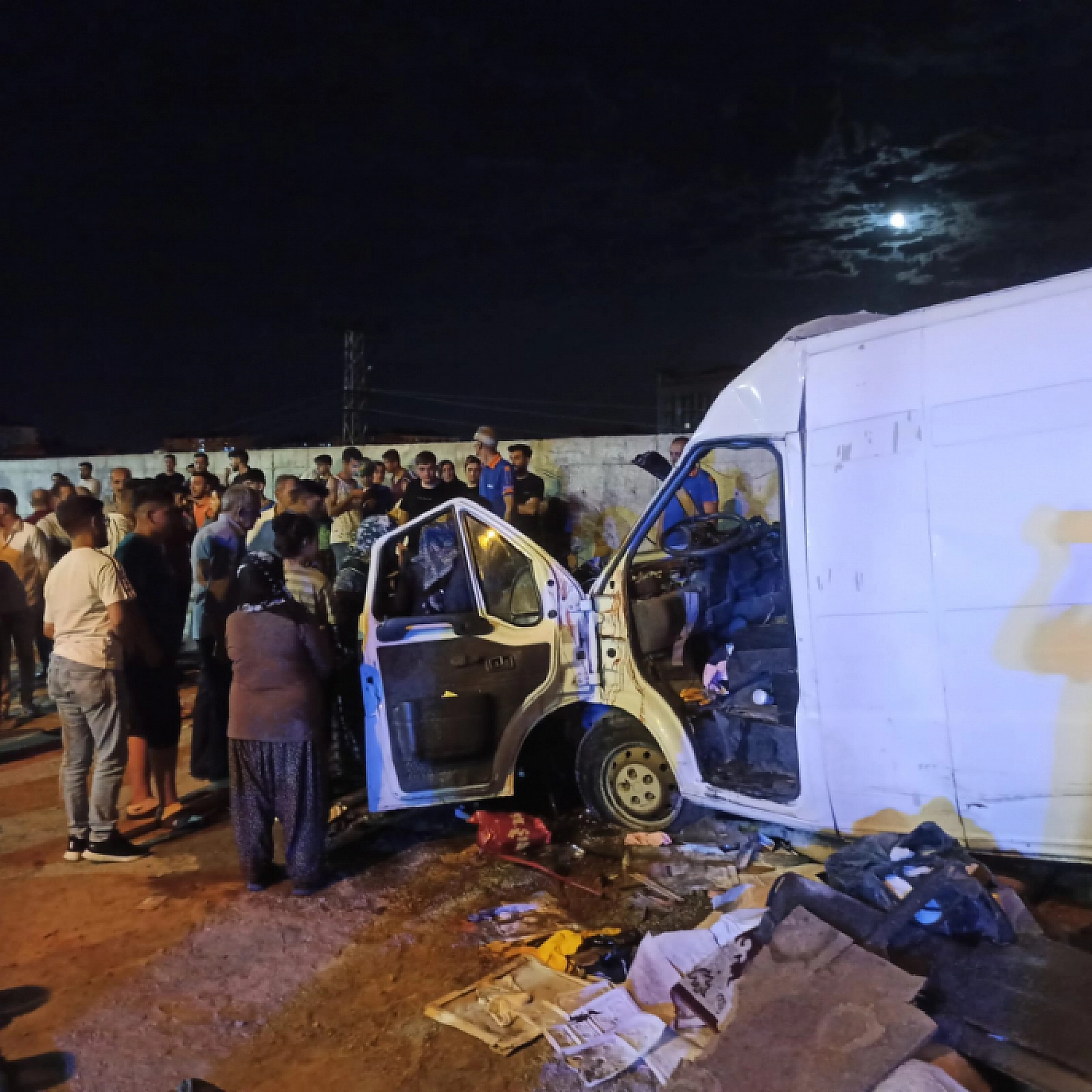 Elazığ'daki Korkunç Kazada Olay Yerinden İlk Görüntüler