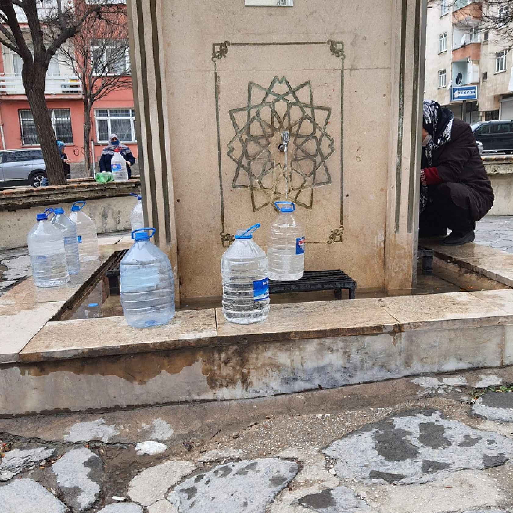 Elazığ'da Bedava Hizmet Uzun Kuyruklar Oluşturdu