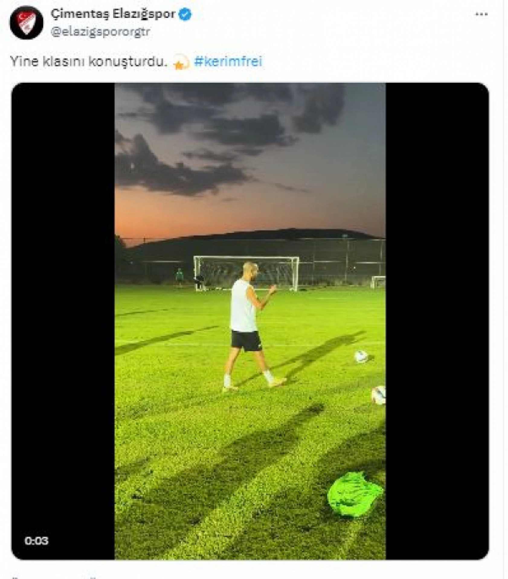 Elazığspor'un yıldızı öyle bir hareket yaptı ki: Sosyal medya yıkıldı