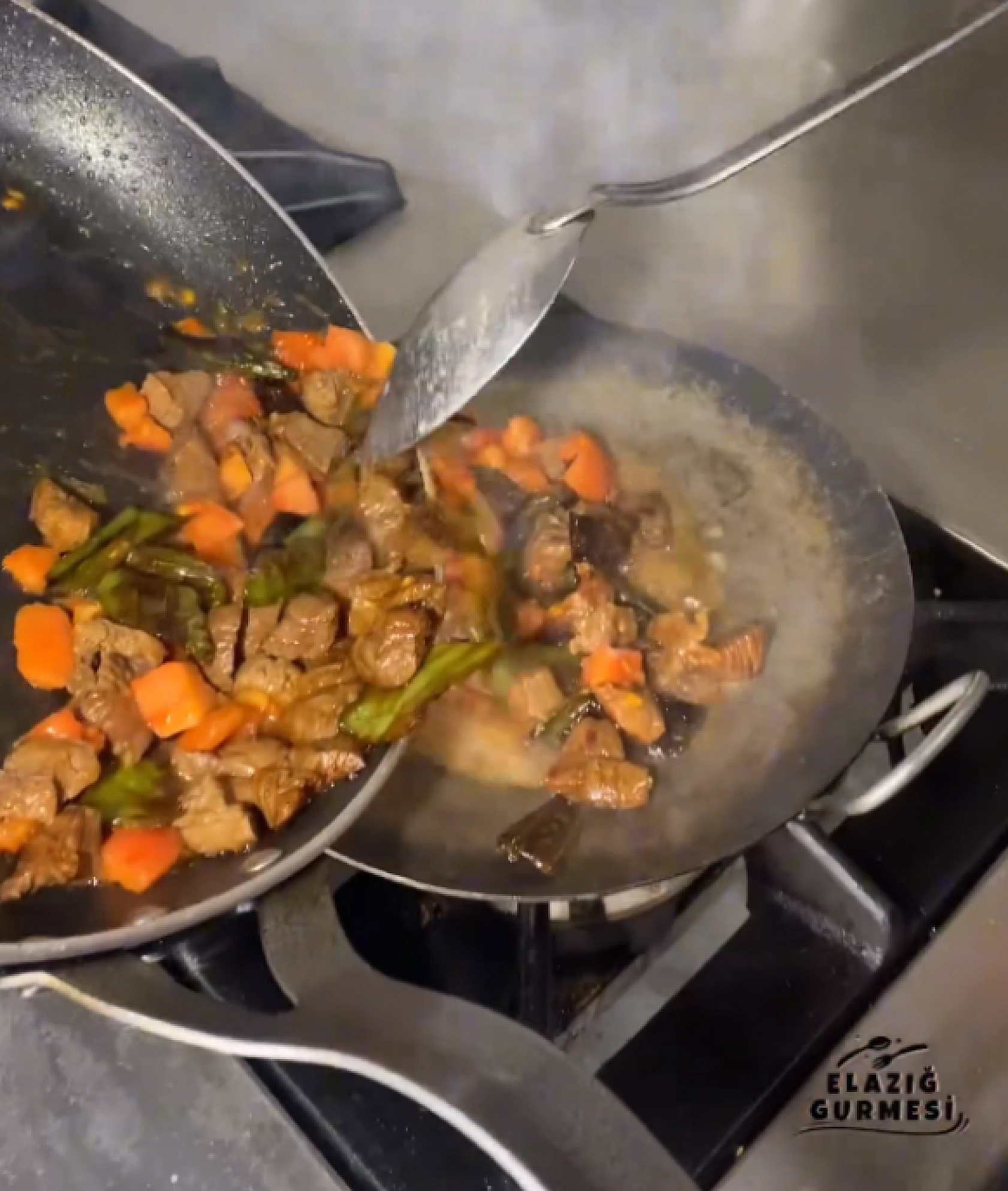 Elazığlı usta öyle bir sofra kurdu ki gören herkes bu mekanın adresini soruyor...