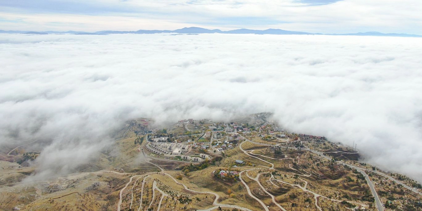 Elazığ sis denizinde kayboldu, ortaya kartpostallık görüntüler çıktı