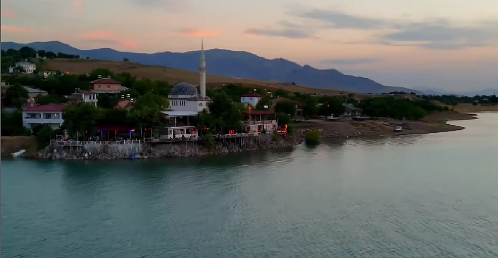 Ne Bodrum, ne Sivrice Elazığ'daki bu mekanı gören oraya koşuyor: Aramadan gitmeyin kapıda kuyruklar var