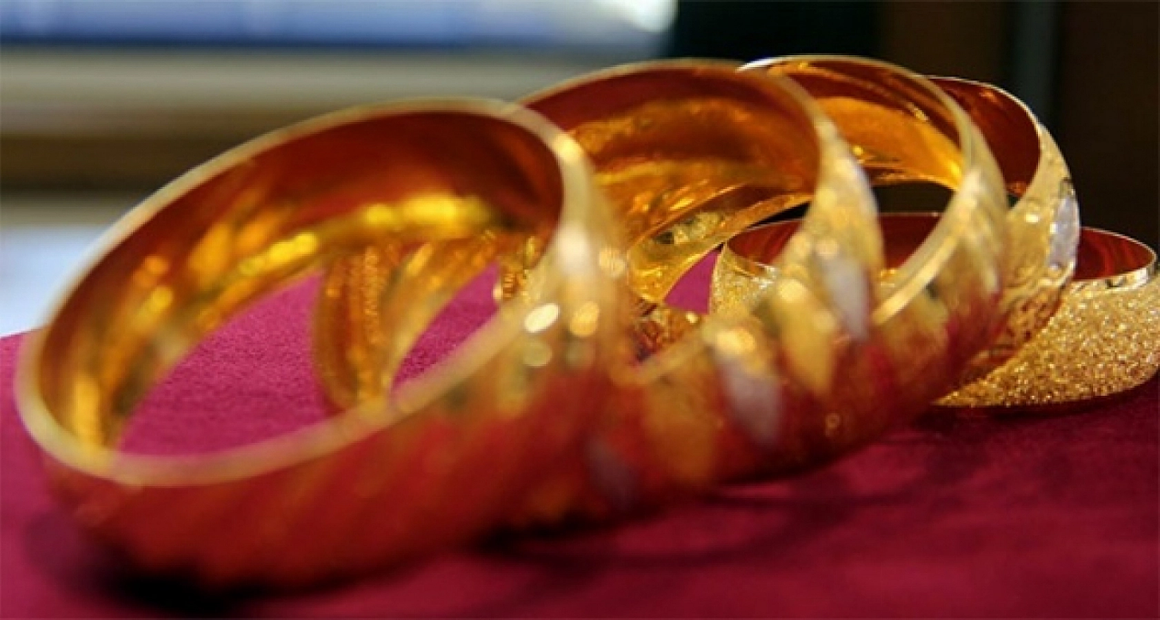 Dev bankadan yatırımcılara altın tavsiyesi: Yüksek fiyatlara rağmen alın