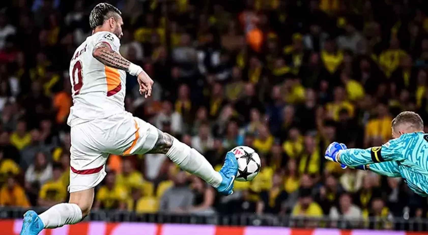 Galatasaray'da mağlubiyetin biletini ona kestiler!