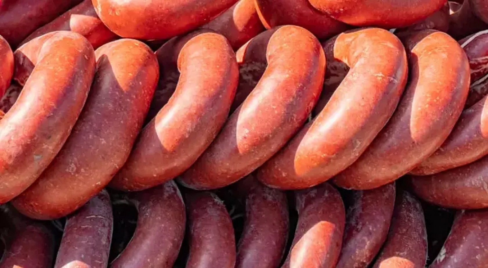 Skandalların ardı arkası kesilmiyor: Sucuk diye domuz eti vermişler!