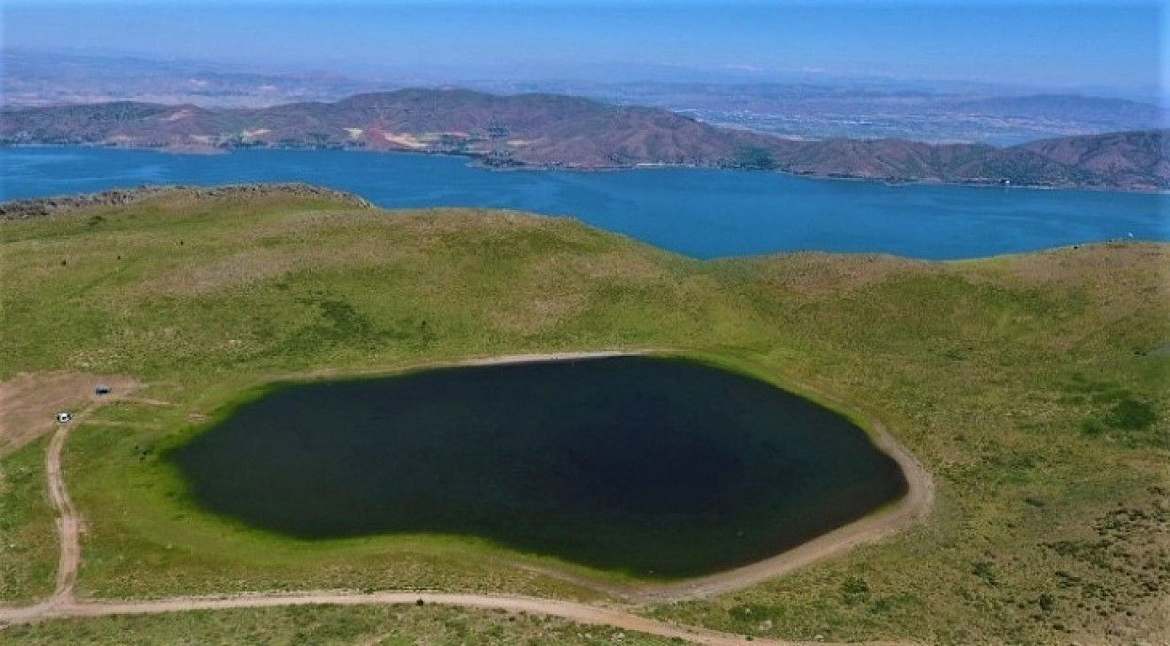 Elazığ'ın kalp gölü Bervi kurudu, hayvanlara otlak oldu