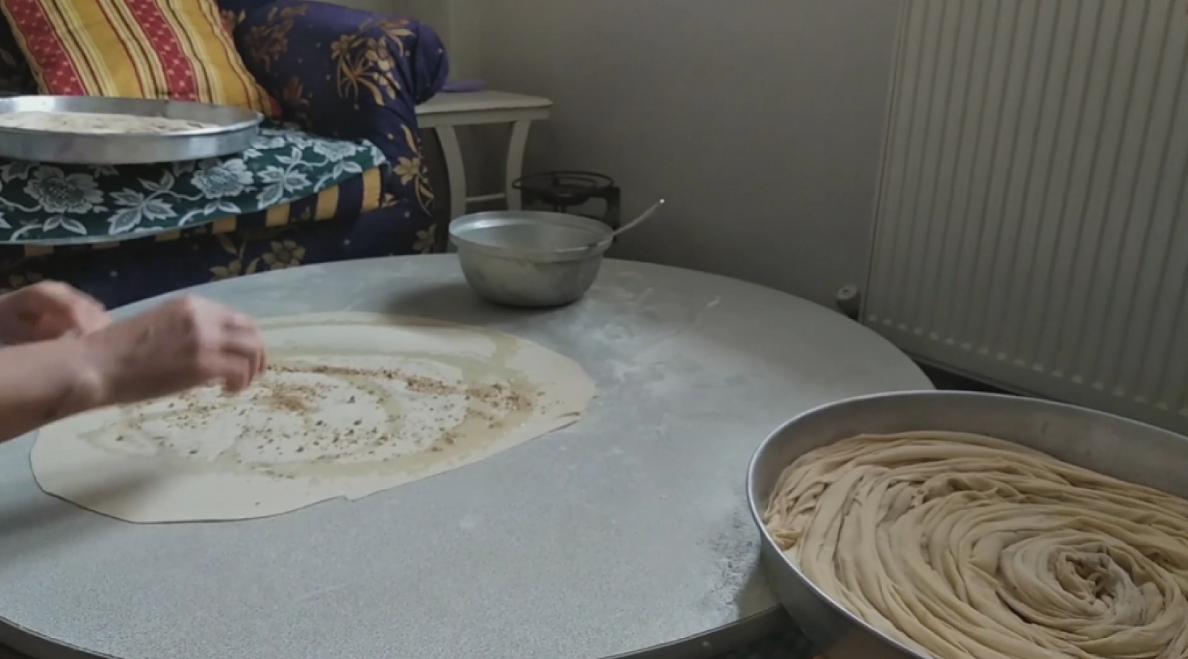 Tadı damak çatlatıyor! Elazığ'ın yöresel tatlısını deneyenler sürekli adından bahsediyor