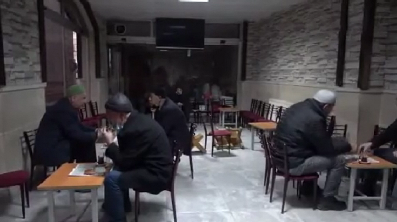 Elazığ'da herkes buralara akın ediyor! Herkes aynı yerde… Kimse evde durmak istemiyor