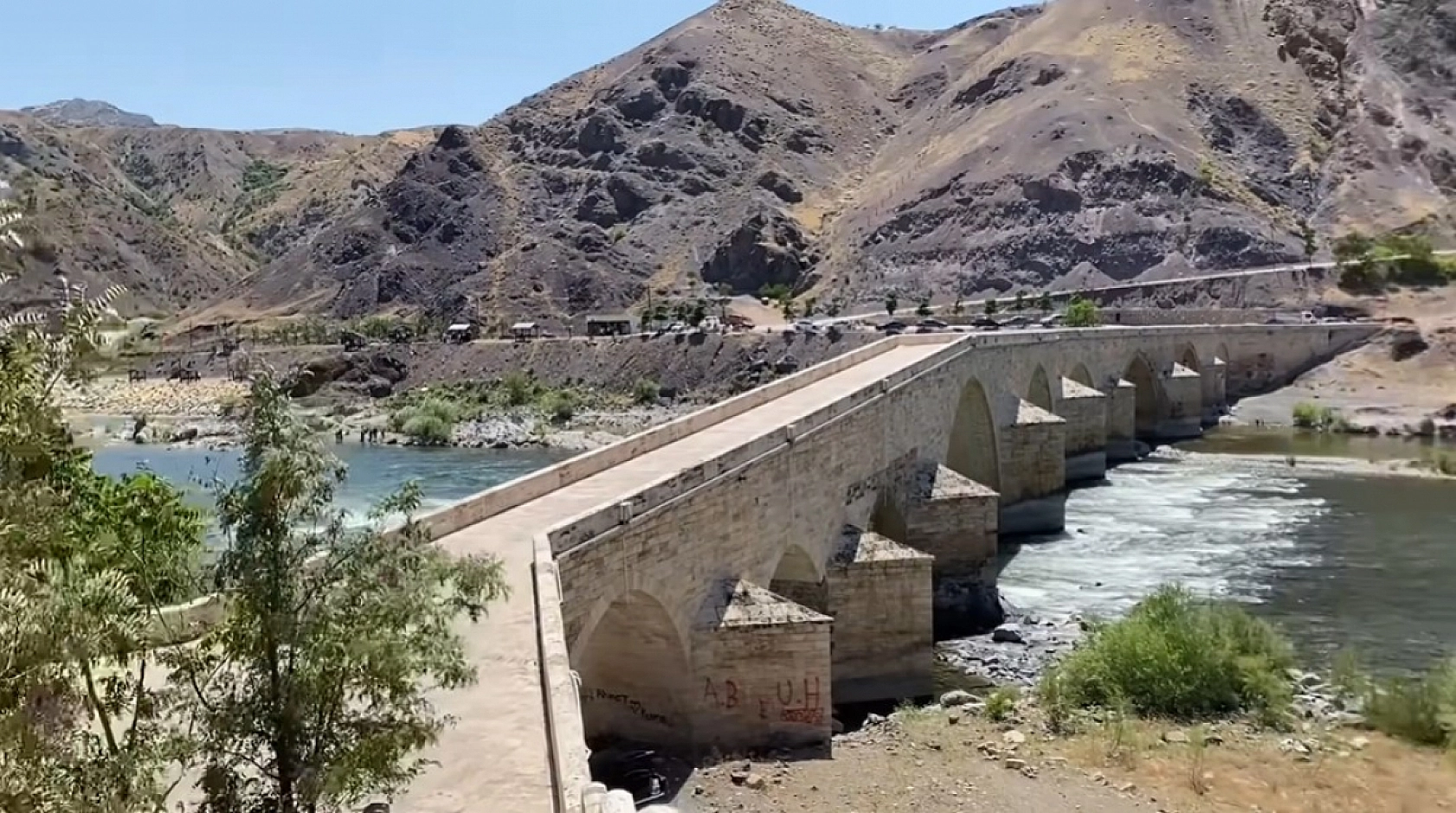 Burası Elazığ'a her yıl binlerce turist çekiyor! Resmen her derde deva… Merkeze 18 kilometre uzaklıkta 