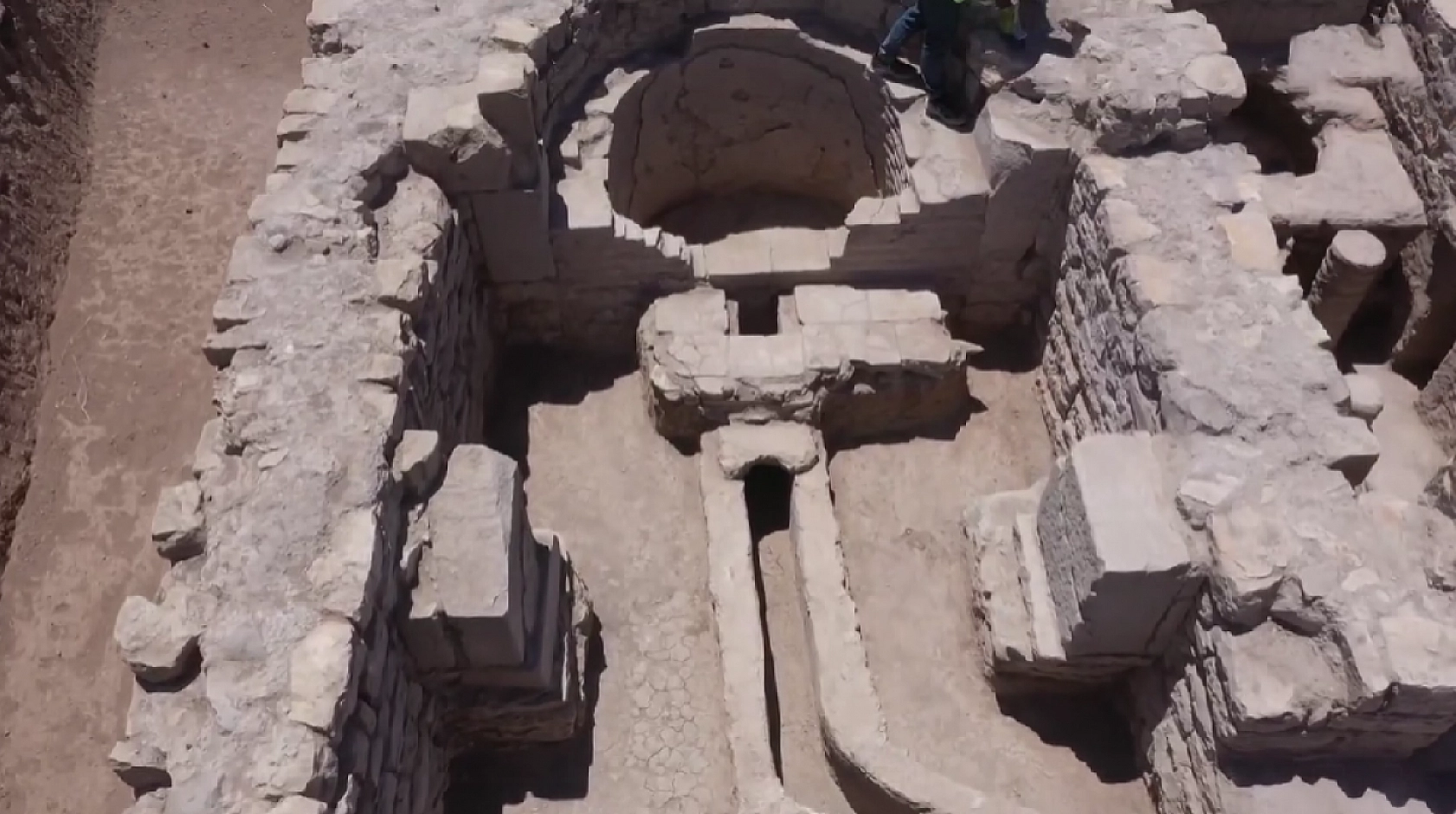 Elazığ'da fidan dikerken 1700 yıllık sır ortaya çıktı! Arkeologlar şoke oldu