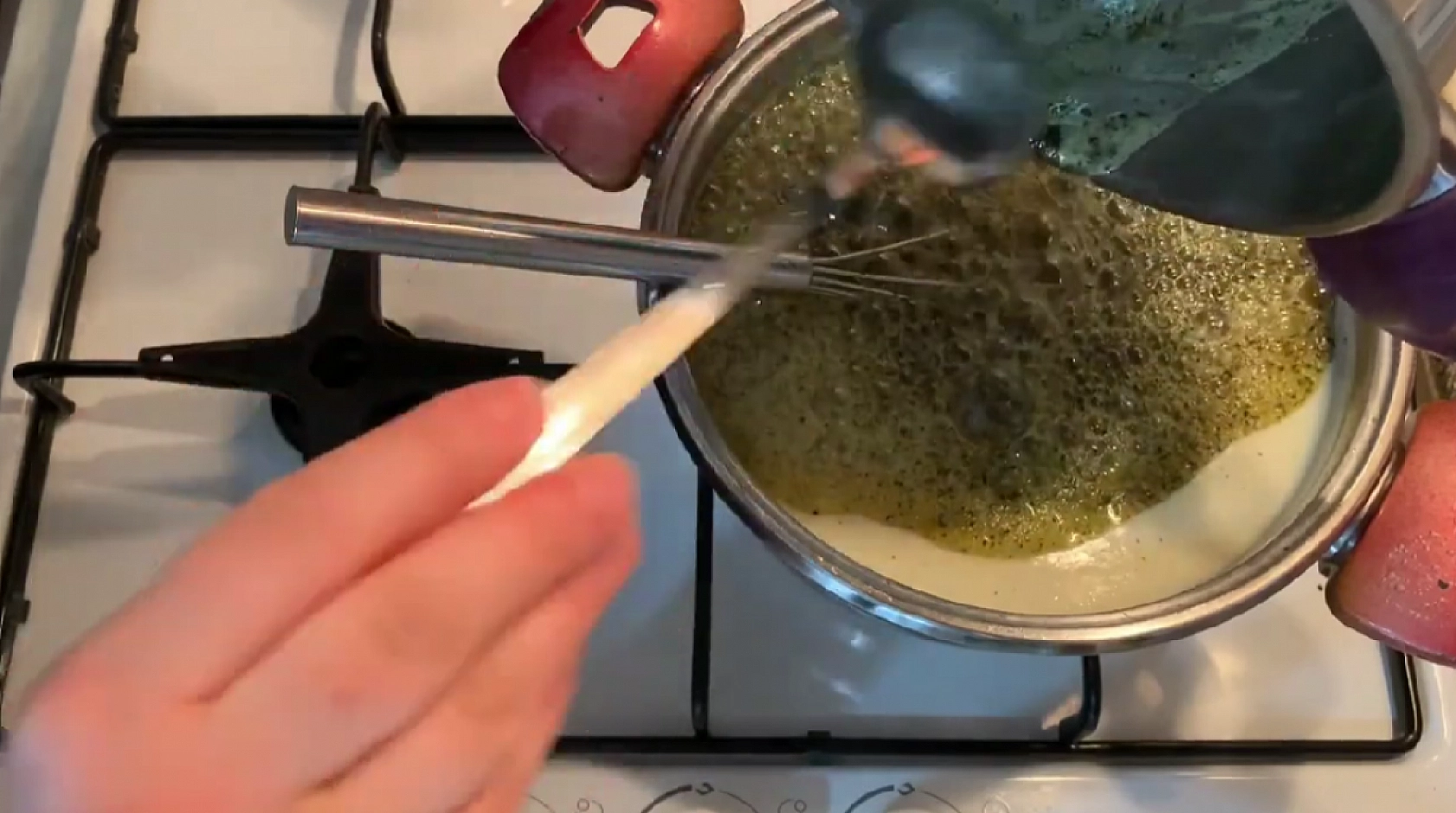 Elazığlı ev hanımları bu yöntemi sır gibi saklıyor! Çorbaya lezzet katıyor