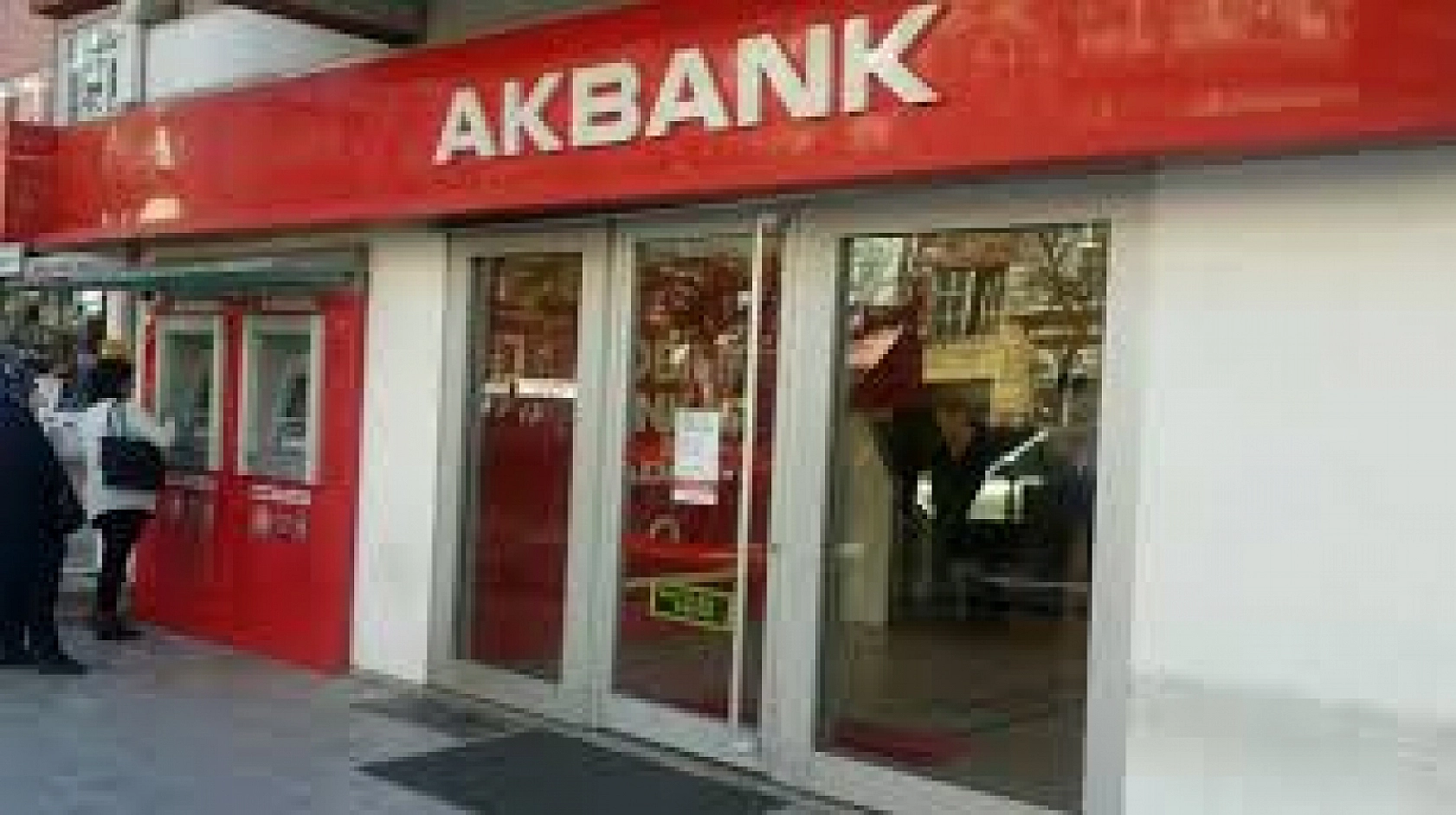 Elazığ'da O Bankadan 9 Adet İphone 14, 15 Kişiye 20.000 TL Çek ve 10 Kişiye 10.000 TL Akaryakıt Hediye Fırsatı!