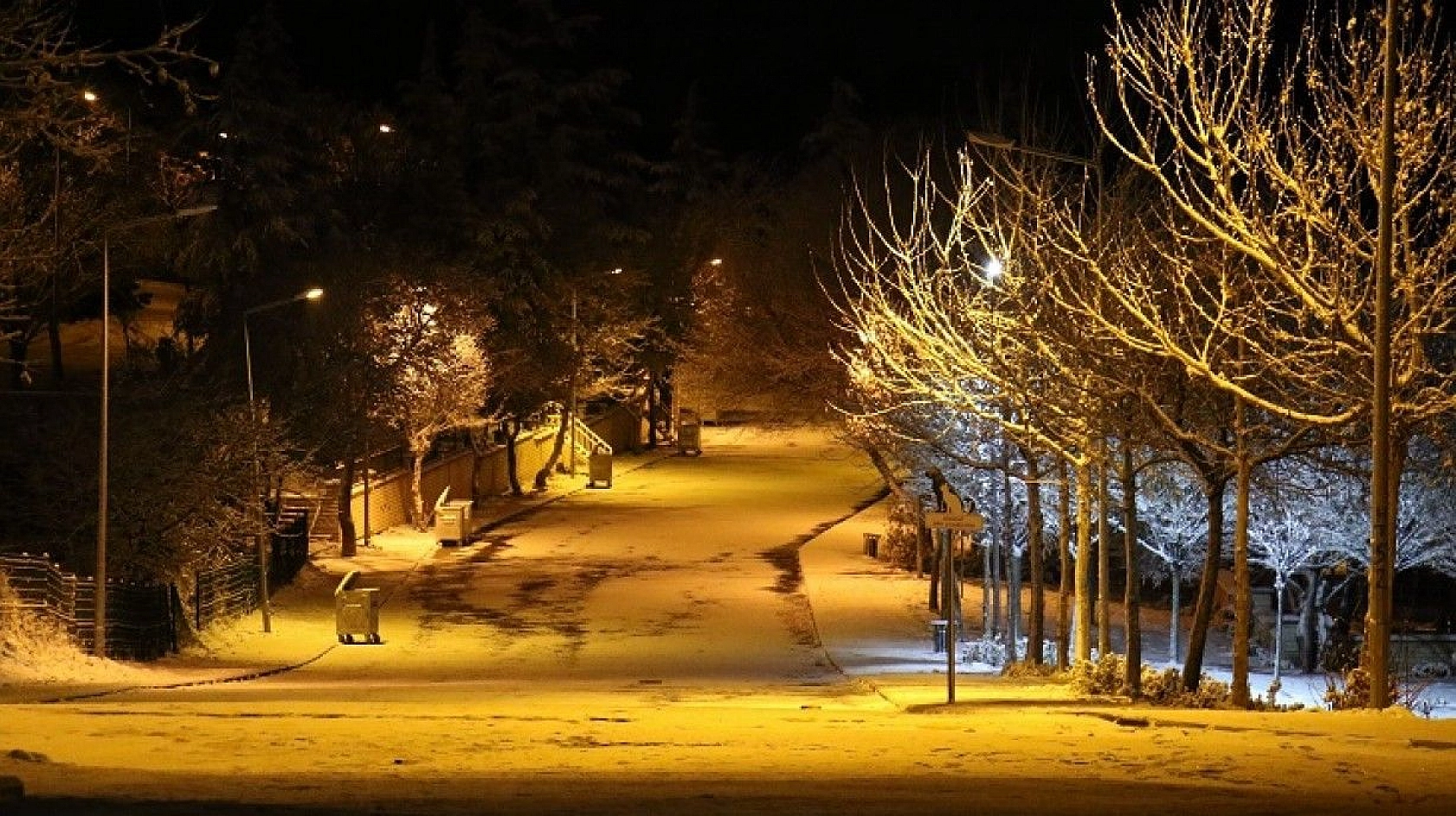 Karla kaplı Harput'ta ışıklarla görsel şölen
