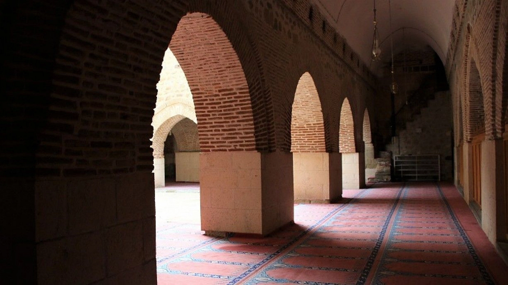 Bu yıl gelemeyenlere özel Ulu Cami'den muhteşem kareler...