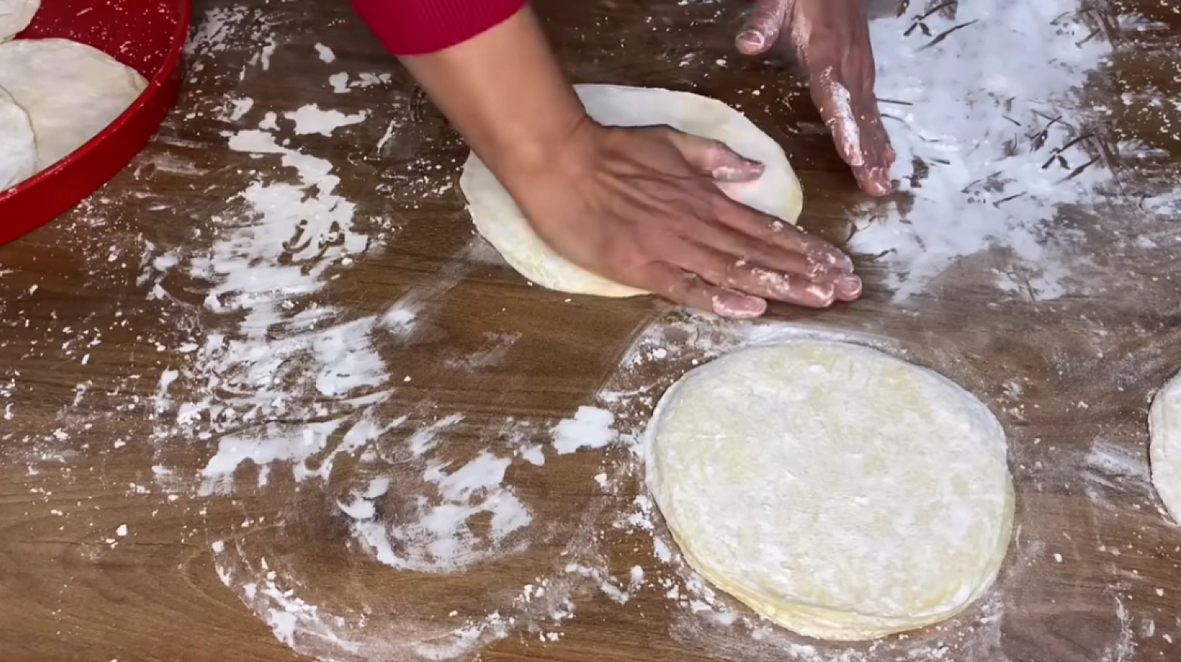 Elazığlı ev hanımları baklavayı bu tarifle çıtır çıtır yapıyor… Püf noktalarına şaşıracaksınız