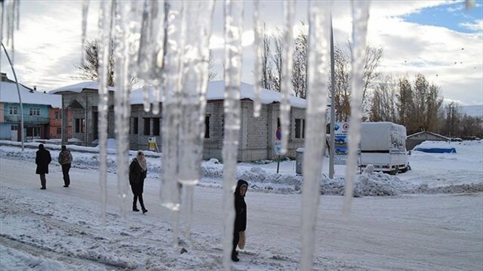 Elazığ için önemli uyarı: Dışarı çıkarken 2 kez düşünün, herkes kar beklerken bu uyarı şaşırttı...