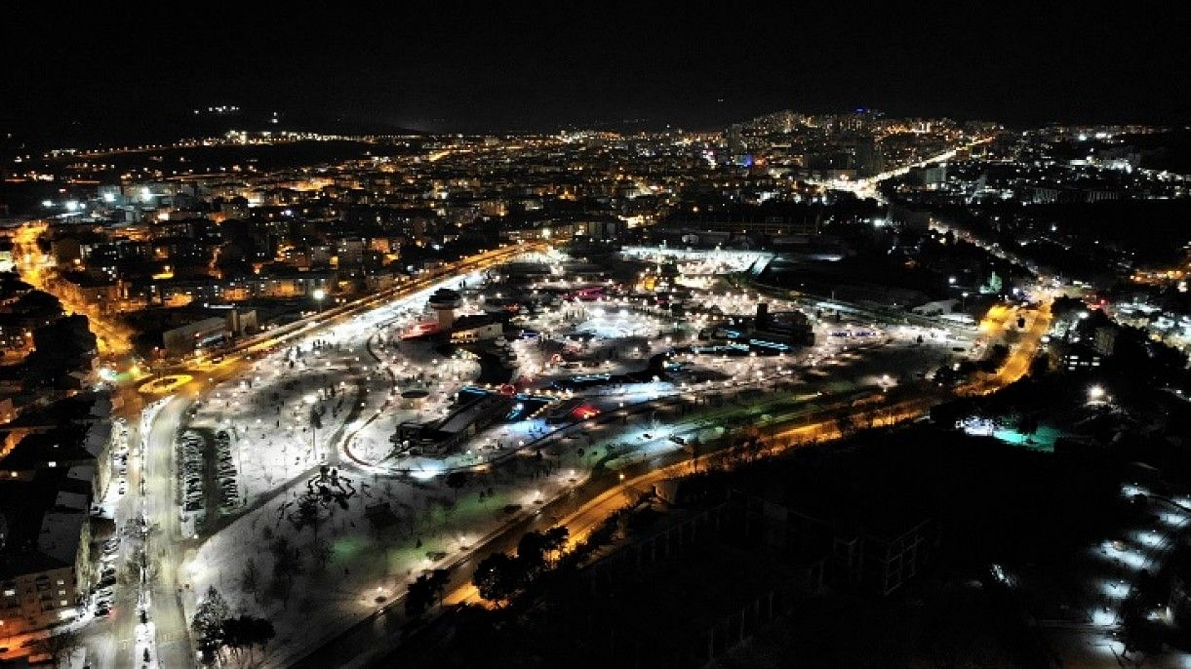 Elazığ'da kar kartpostallık görüntüler oluşturdu